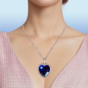 Titanic Necklace Heart of The Ocean.